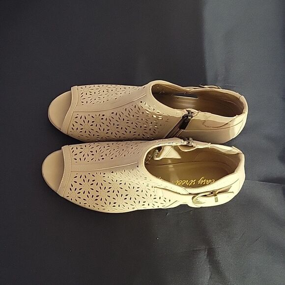 EASY STREET DAKOTA PEEP TOE WOMEN"S ADJUSTABLE BUCKLE SANDALS - Picture 6 of 16